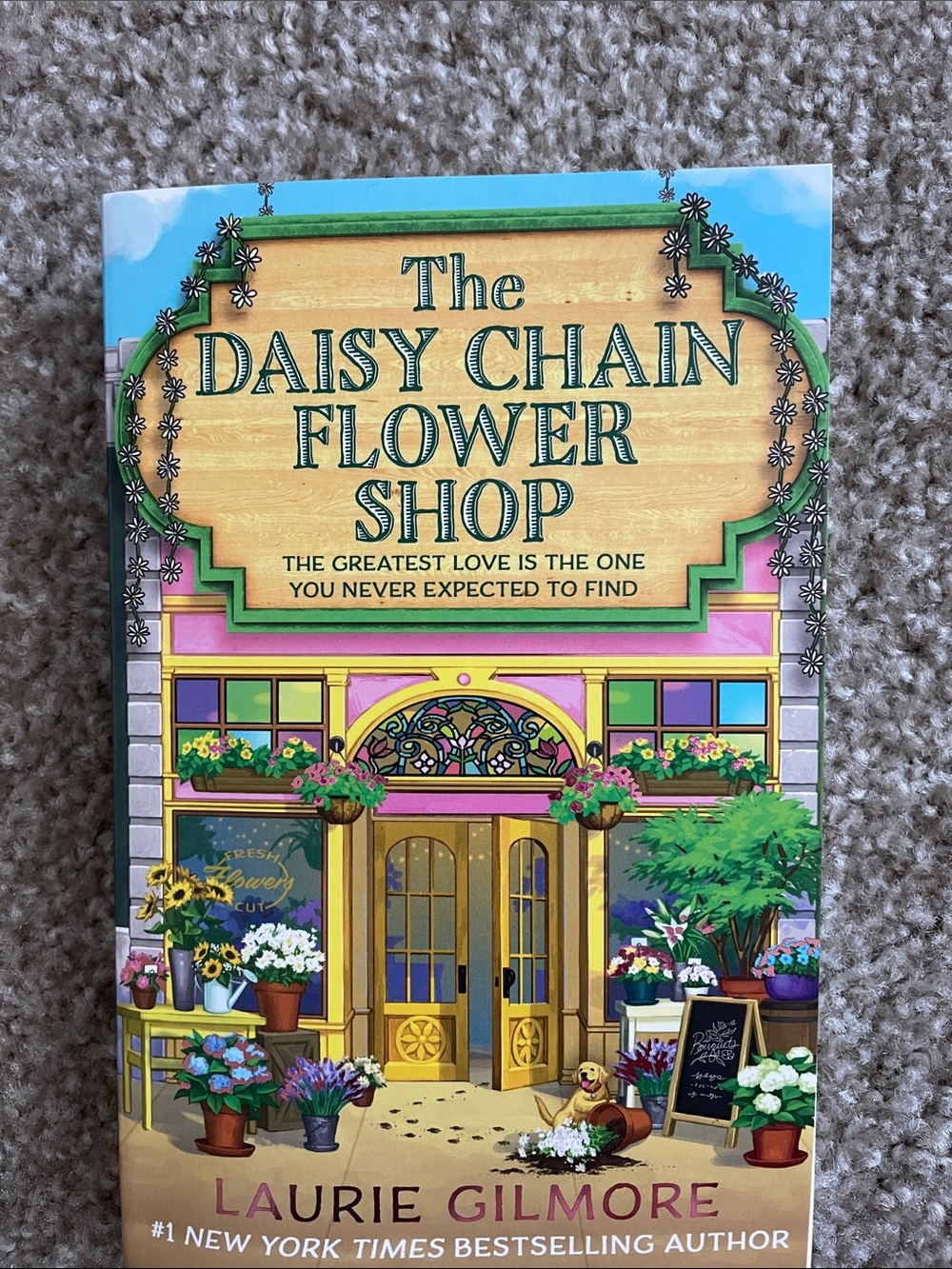 The Daisy Chain Flower Shop • Laurie Gilmore Paperback Book